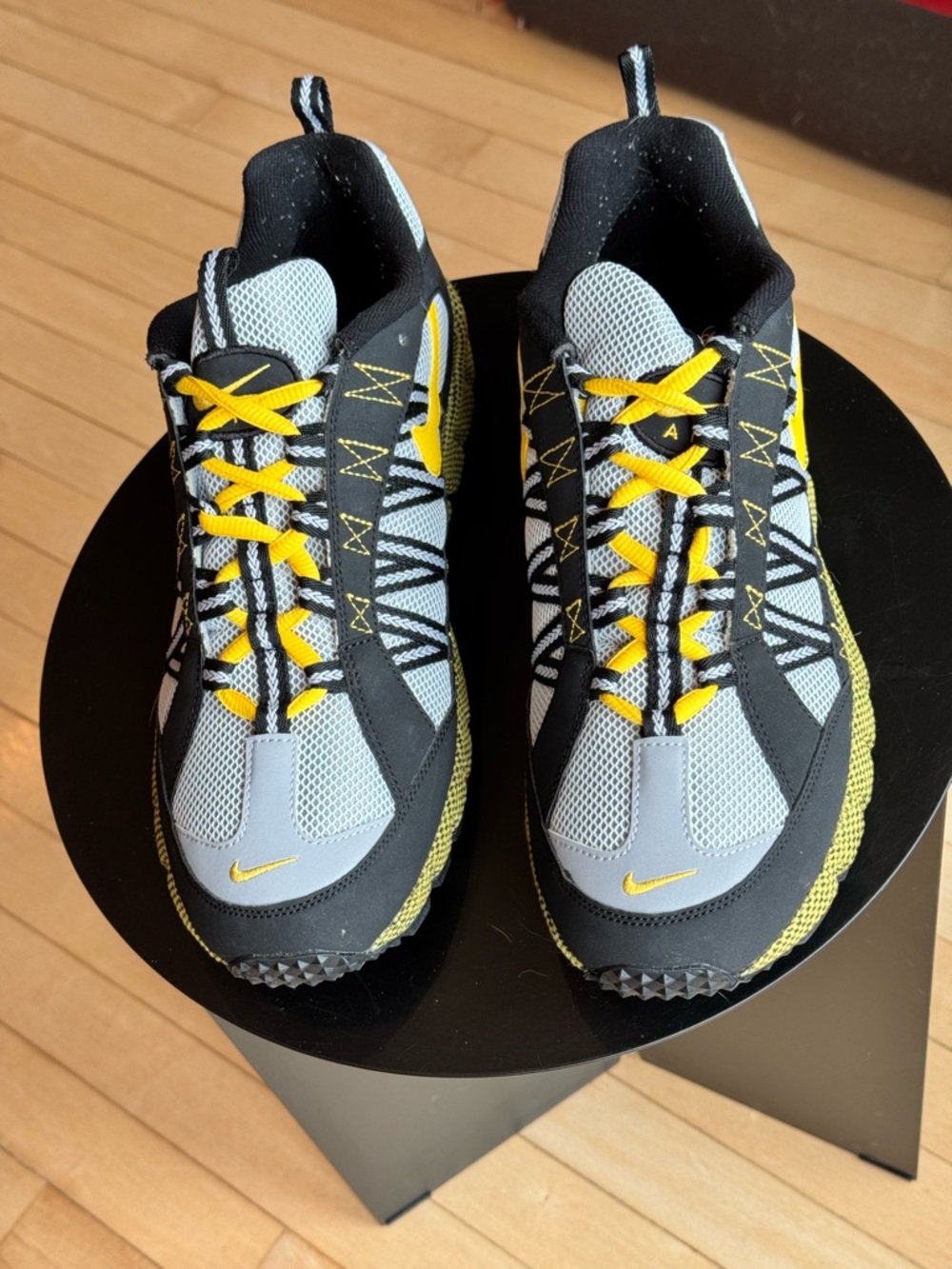 Nike Men’s Air Humara’17 Grey & Yellow Trail Running Shoes